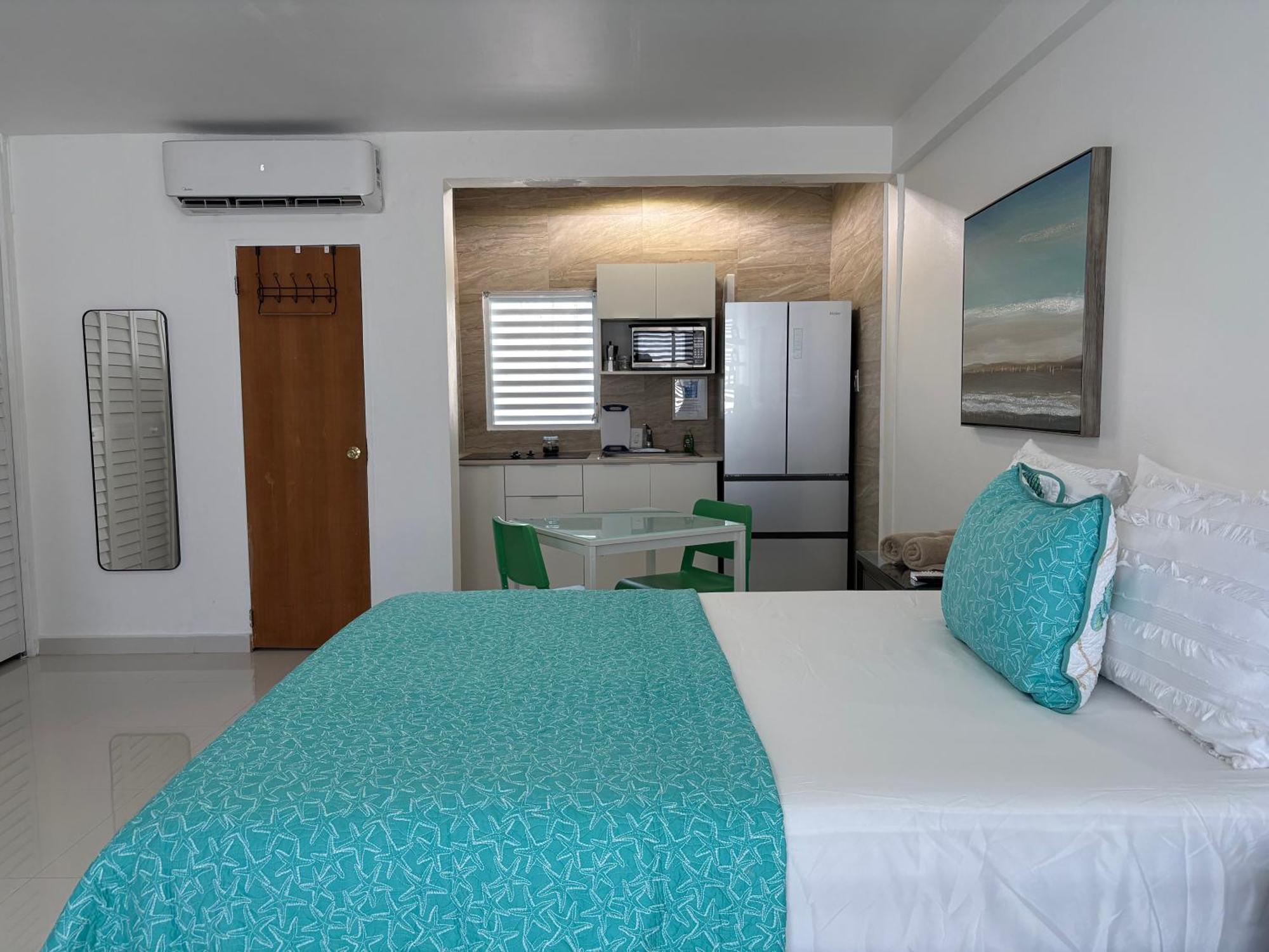 Posada Centric Studio Isla Verde San Juan Luaran gambar